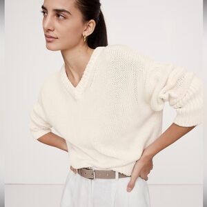 Banana Republic Women's Ivory V-Neck Sweater